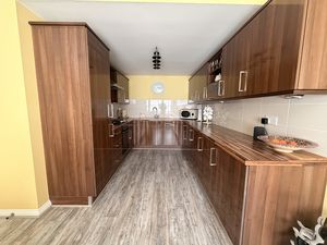 Kitchen pic 1- click for photo gallery